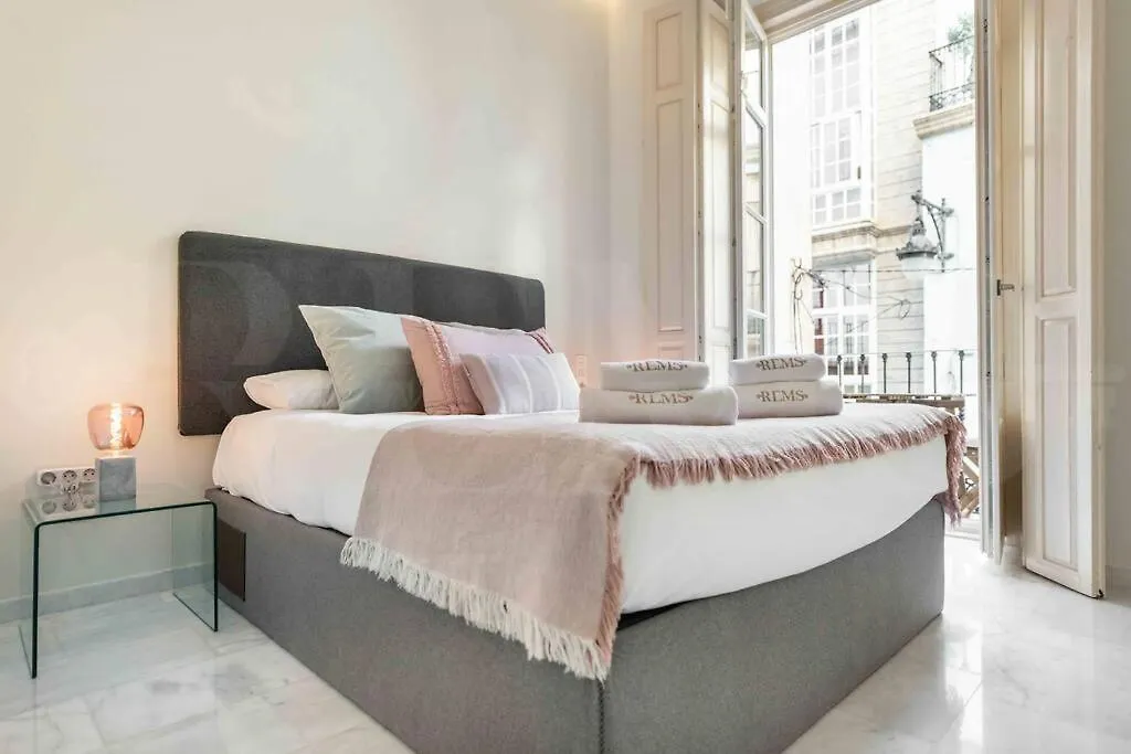 Luxurious Apartment In Center With Parking By Rems Malaga